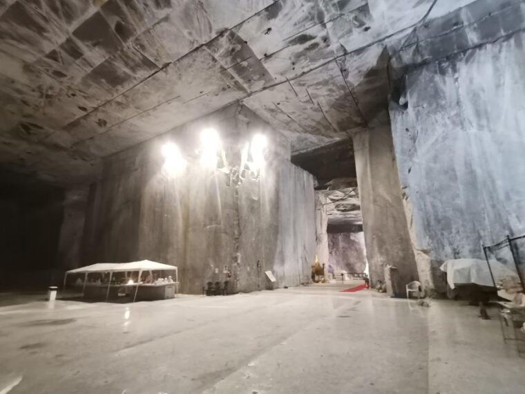carrara-marble-day-tour-enjoy-fun-music-and-food-tasting