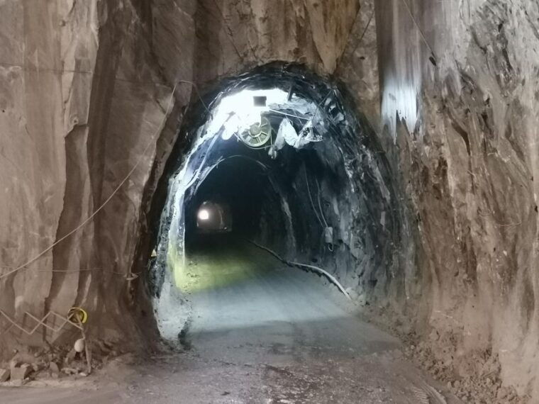 carrara-marble-day-tour-enjoy-fun-music-and-food-tasting