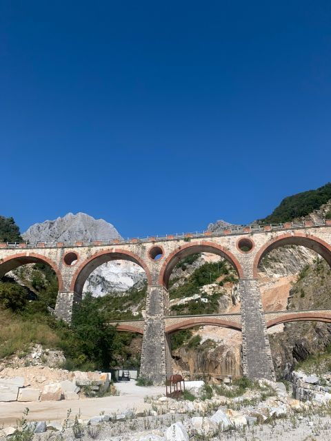carrara-white-marble-quarries-tour-4x4-experience