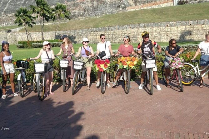 cartagena-historical-cultural-and-graffiti-bike-tour