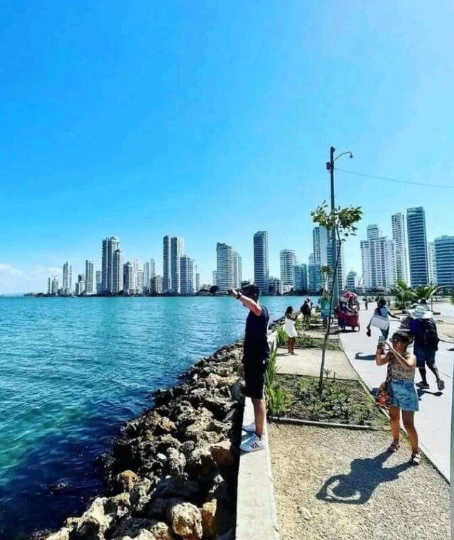 cartagena-panoramic-city-tour-monuments-walls-castle