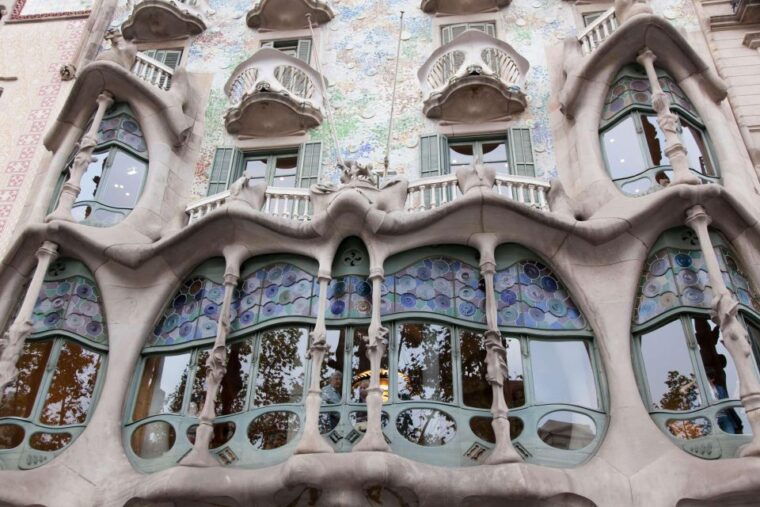 casa-batllo-fast-track-tickets-barcelona-architecture-tour