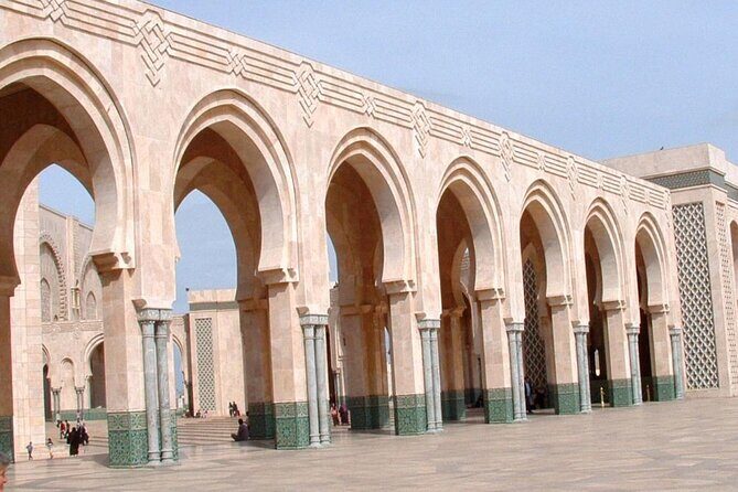 Casablanca Guided Tour with professional guide and lux vehicle - The Sum Up