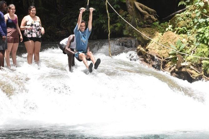cascade-blue-hole-tropical-waterfall-horseback-riding