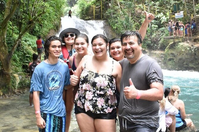 cascade-blue-hole-tropical-waterfall-horseback-riding