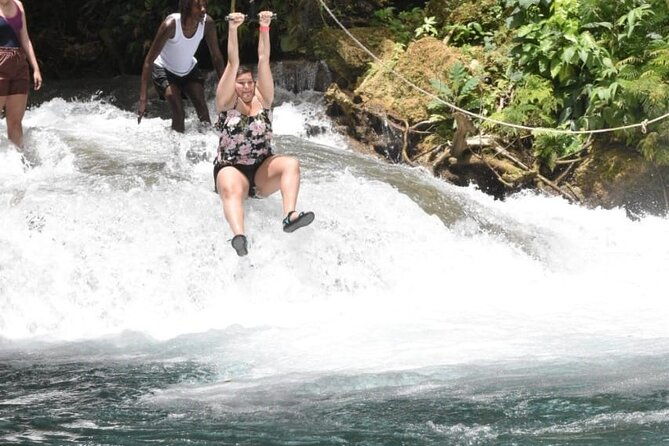 cascade-blue-hole-tropical-waterfall-horseback-riding