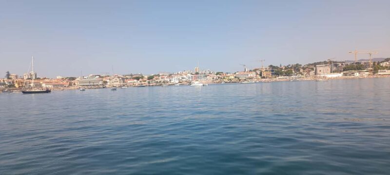 Cascais Coastal Secrets: 90-Minute Cruise with Free Drinks - Who Should Consider This Tour?