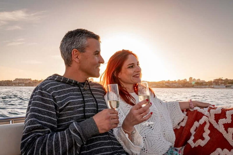 Cascais: Private boat with skipper, fuel, food and drinks - Introducing the Cascais Private Boat Experience