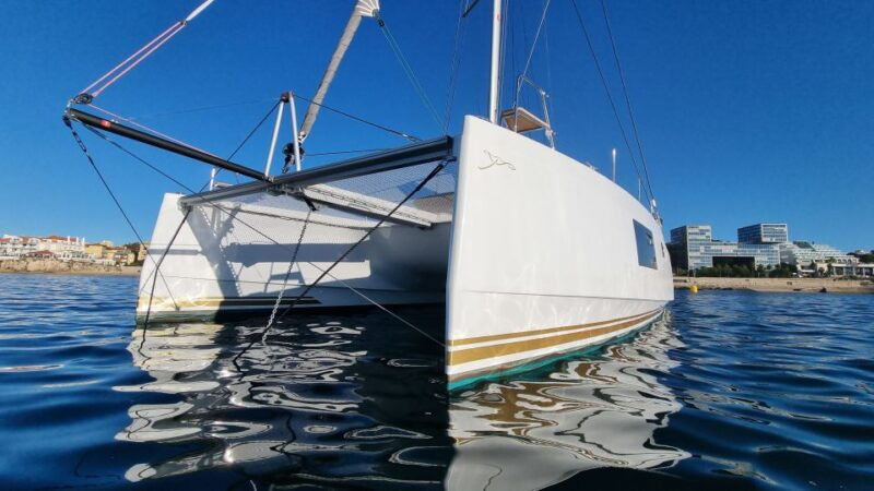 cascaisluxury-private-sailing-catamaran-cruise-with-a-drink