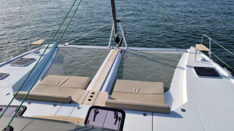 cascaisluxury-private-sailing-catamaran-cruise-with-a-drink