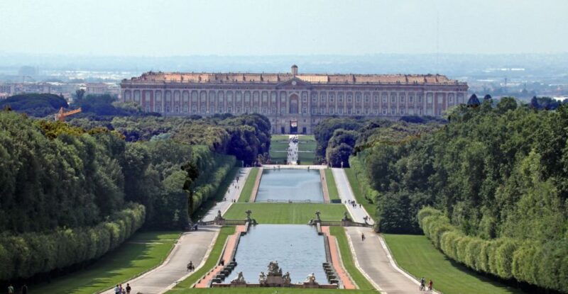 caserta-royal-palace-and-spartacus-amphitheater-tour
