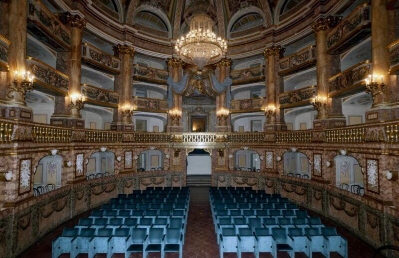 caserta-royal-palace-and-spartacus-amphitheater-tour