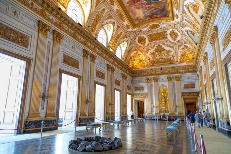 caserta-royal-palace-gardens-small-group-tour-with-shuttle