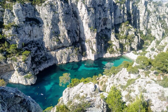 cassis-hike-port-miou-port-pin-en-vau