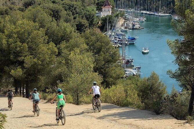 cassis-two-calanques-tour-by-electric-mountain-bike