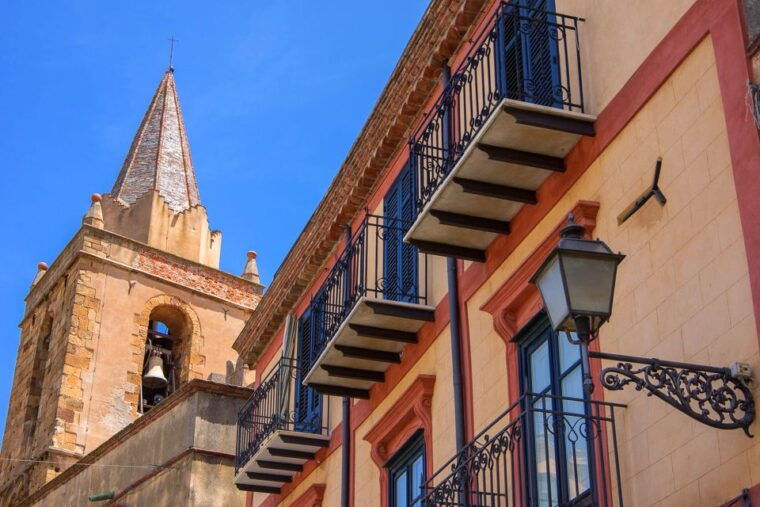 castelbuono-medieval-walking-tour-local-dessert
