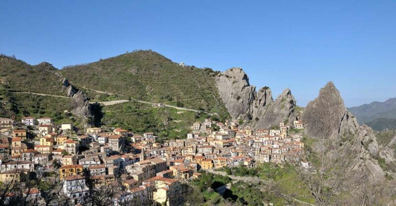 castelmezzano-2-hour-beautiful-village-in-italy-tour