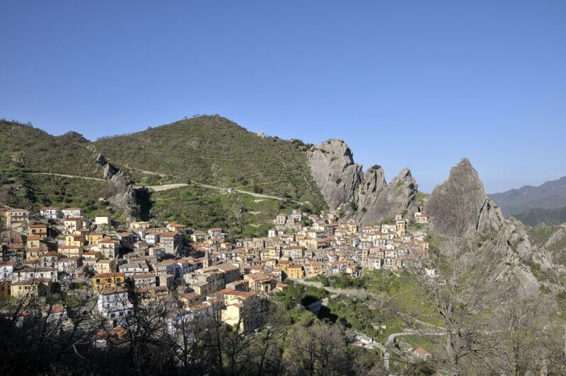 castelmezzano-2-hour-beautiful-village-in-italy-tour