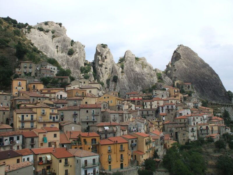 castelmezzano-2-hour-beautiful-village-in-italy-tour