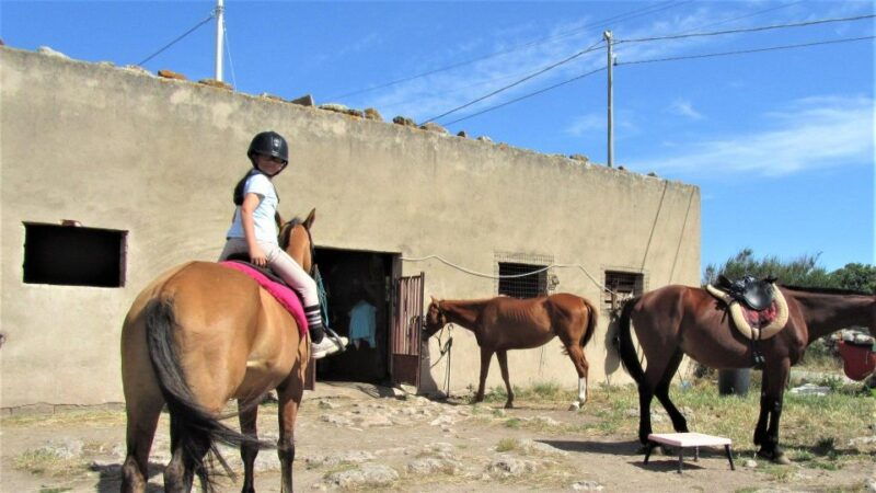 castelsardo-horseback-riding-for-children-in-sedini