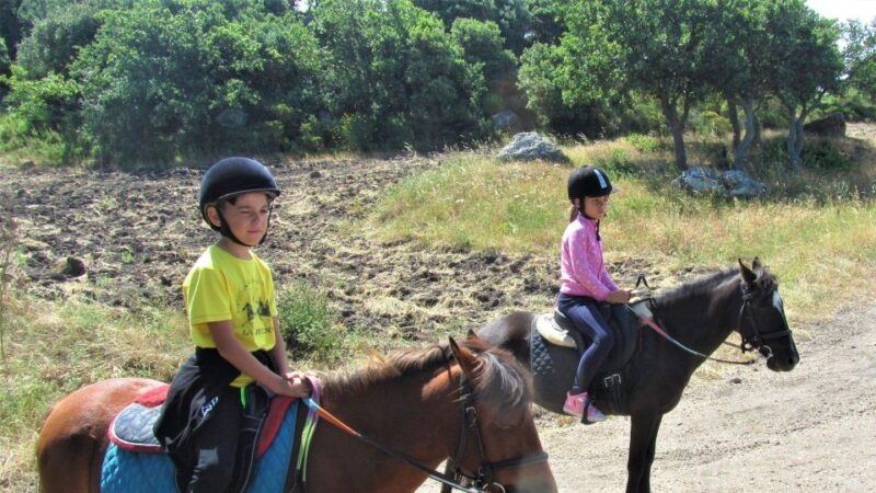 castelsardo-horseback-riding-for-children-in-sedini