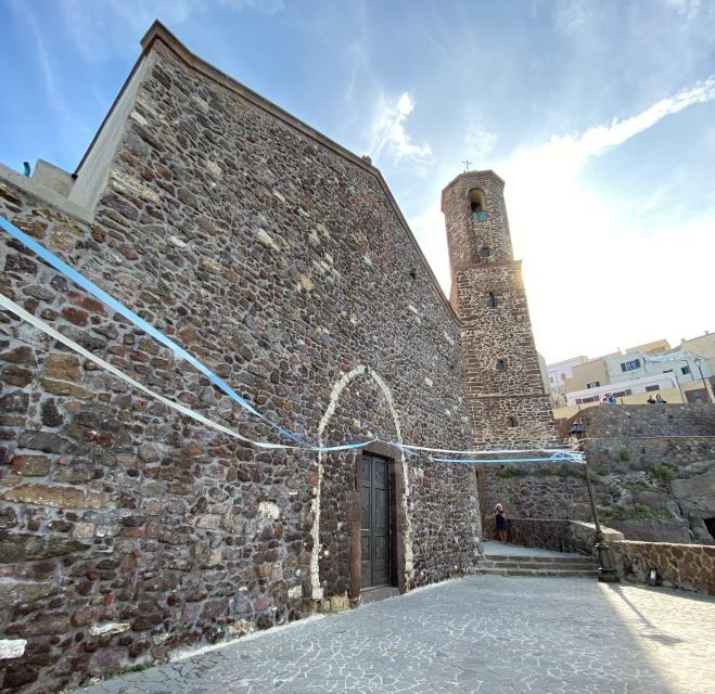 castelsardo-medieval-village-walking-tour-with-aperitif