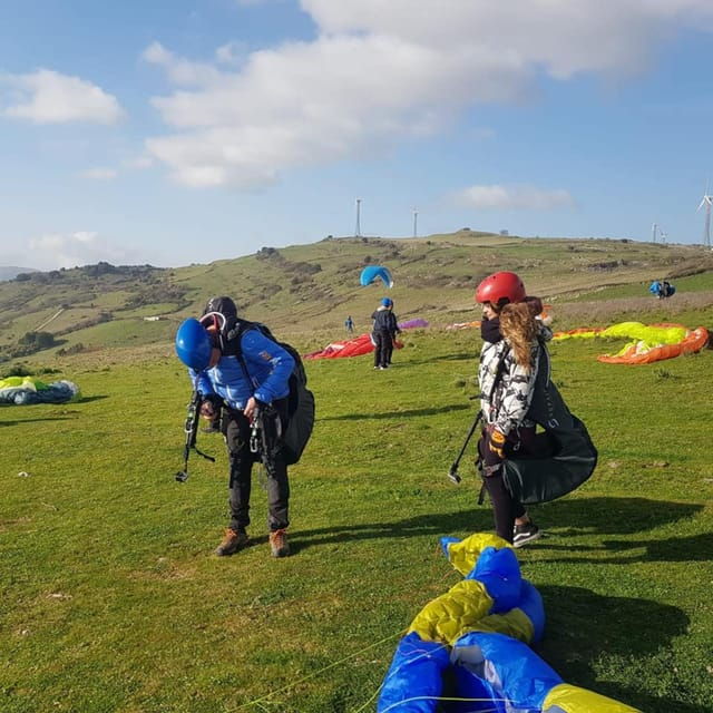 castelsardo-tandem-paragliding-flight-in-littigheddu
