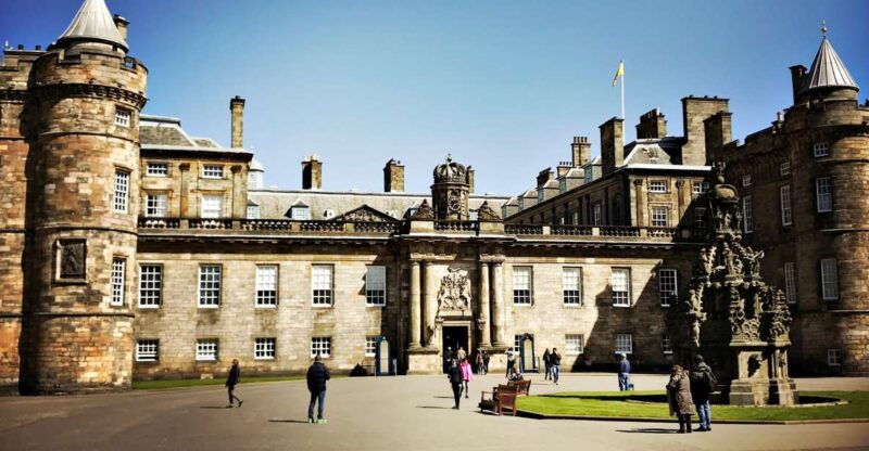 castle-cobblestones-8-hour-private-edinburgh-walking-tour