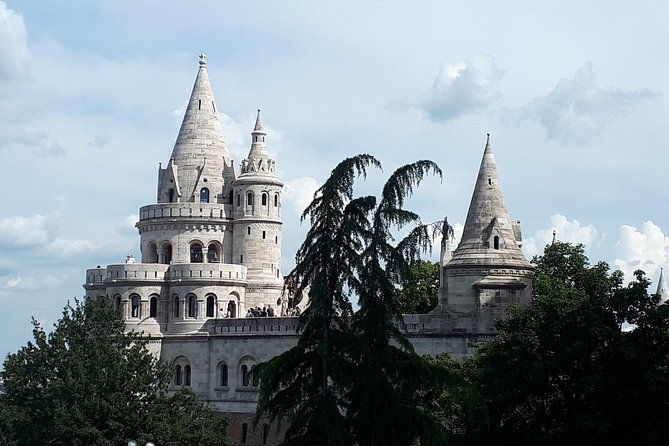 castle-district-walk-with-legends