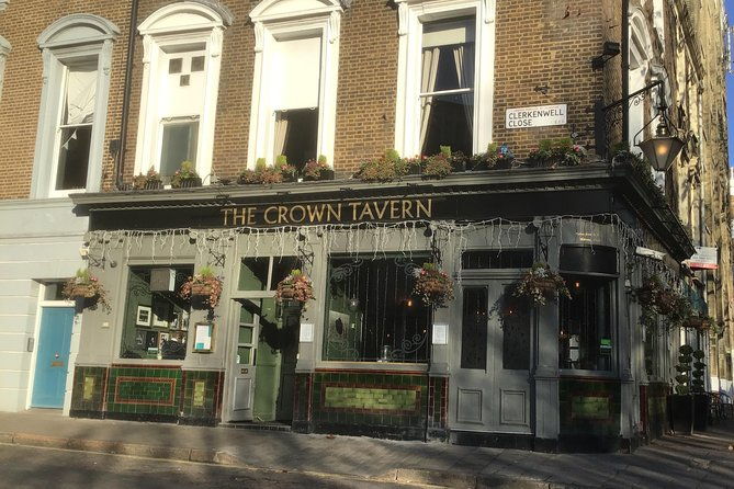 castles-crusaders-communists-courts