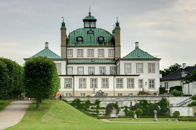 castles-of-kronborg-and-frederiksborg-from-copenhagen-by-car