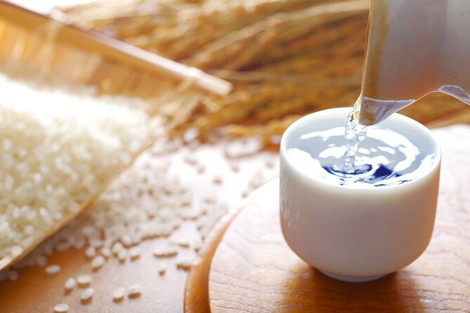 casual-japanese-sake-tasting-and-snack-experience-in-kabukicho