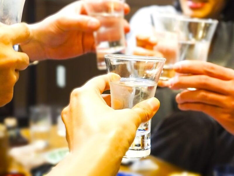 casual-japanese-sake-tasting-and-snack-experience-kabukicho