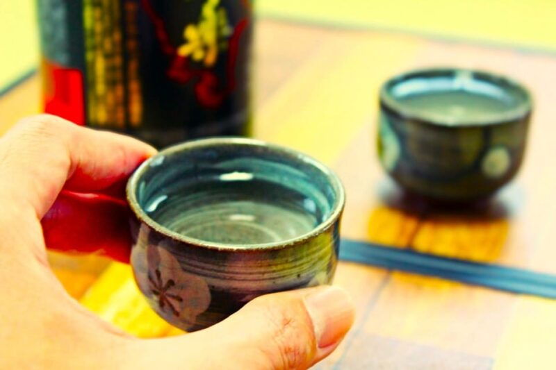 casual-japanese-sake-tasting-and-snack-experience-kabukicho