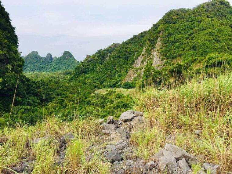 cat-ba-2-day-lan-ha-bay-adventure-and-trekking-tour