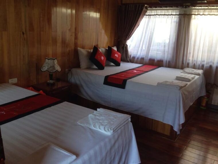 cat-ba-2-day-lan-ha-bay-cruise-with-plankton-excursion