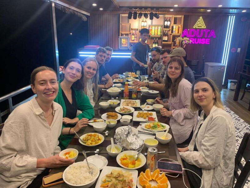 cat-ba-2d1n-lan-ha-bay-ha-long-bay-dau-be-island