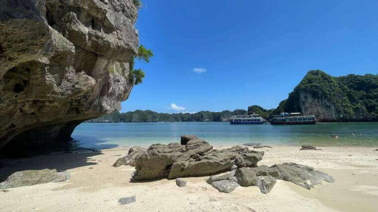 cat-ba-full-day-lan-ha-bay-cruise-with-swimming-kayaking