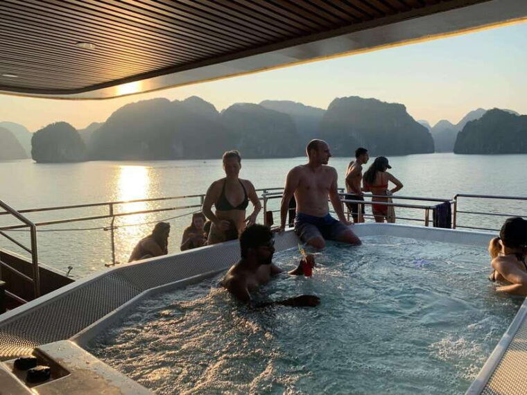 cat-ba-island-lan-ha-bay-full-day-with-luxury-cruise