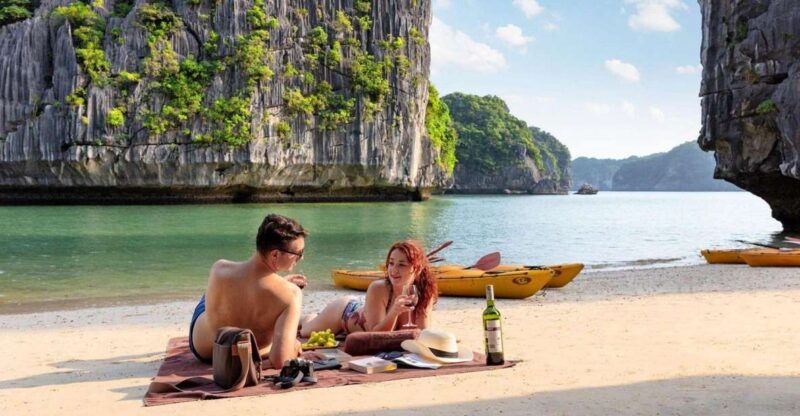 cat-ba-lan-ha-bay-cruise-2-days-1-night-kayak-swimbiking