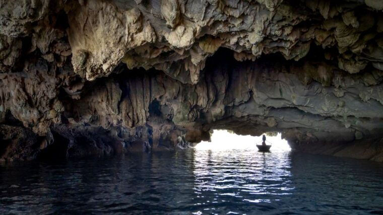 cat-ba-lan-ha-ha-long-bay-kayak-snorkel-boat-tour