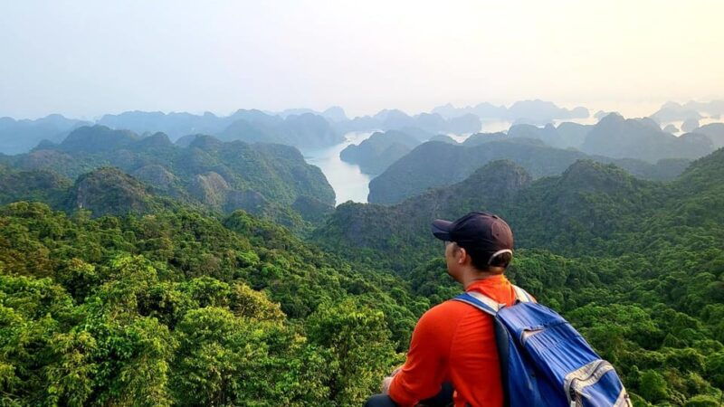 cat-ba_kayaking-exploring-lan-ha-bay-and-ba-trai-dao