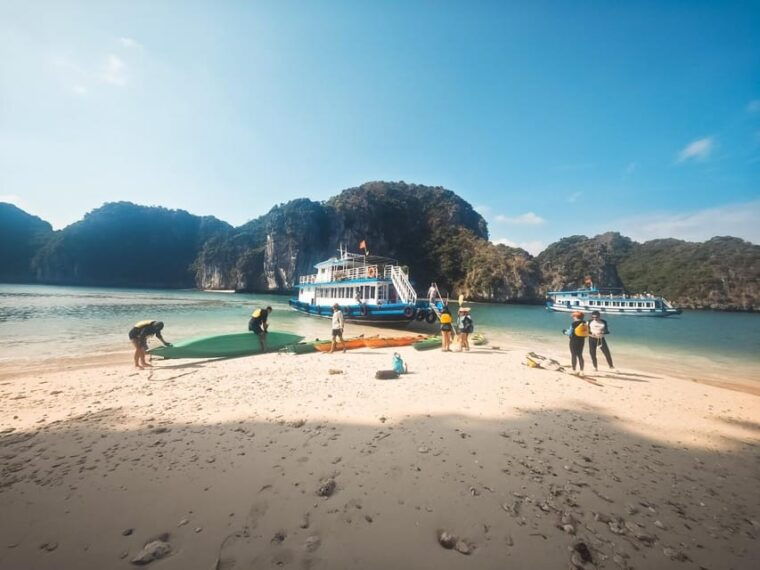 cat-ba_sup-trekking-conquering-cat-ba-forest-and-lan-ha-bay