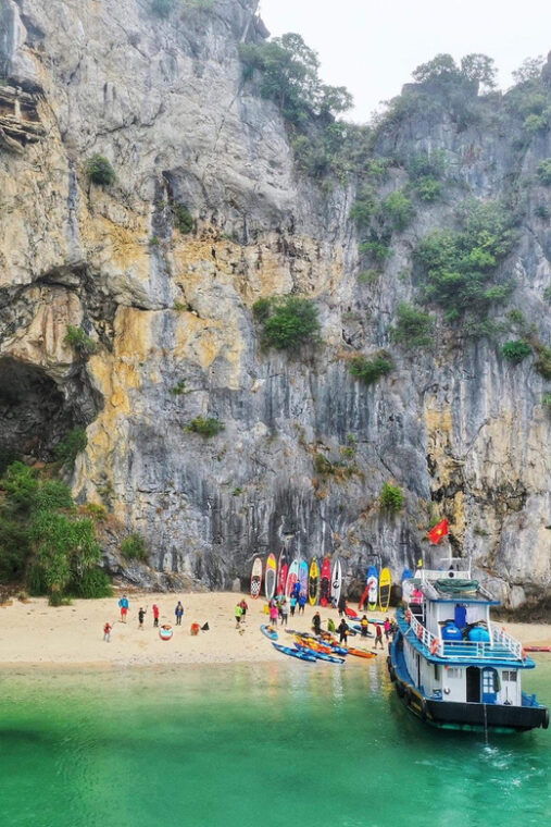 cat-ba_sup-trekking-conquering-cat-ba-forest-and-lan-ha-bay