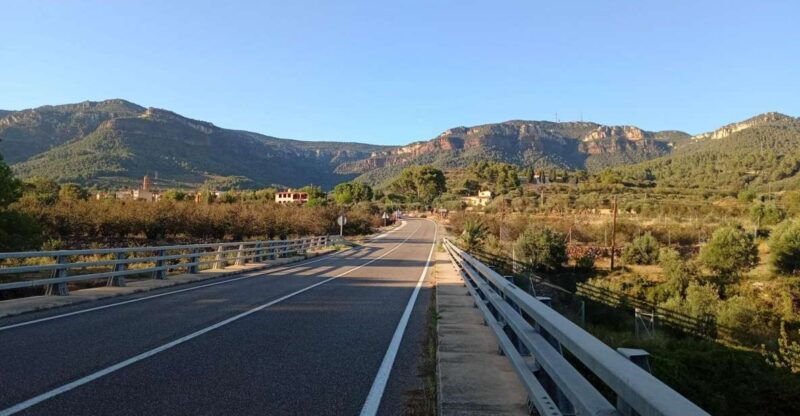 catalonia-cycling-through-city-and-beautiful-landscapes