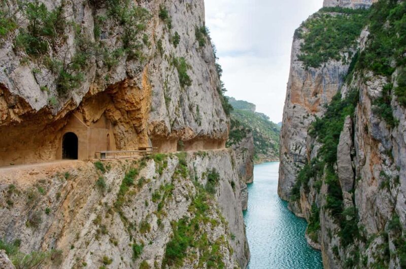 Catalonia: Mont-rebei Gorge Guided Hike with Transfer - Learning and Stories from the Guide