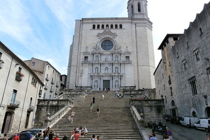 catalonia-private-tour-with-medieval-towns-and-montserrat-with-transport