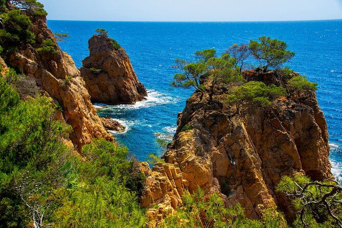 catalonia-private-tour-with-medieval-towns-and-montserrat-with-transport