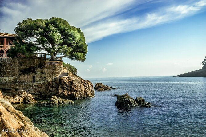 catalonia-private-tour-with-medieval-towns-and-montserrat-with-transport