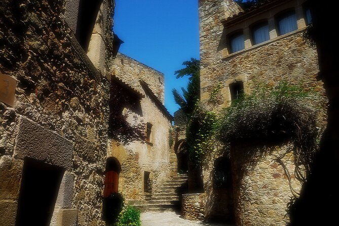 catalonia-private-tour-with-medieval-towns-and-montserrat-with-transport